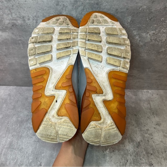 Nike Air Max 90 Running Shoes Womens sz 9 - Grey/orange - Picture 5 of 6